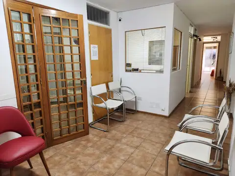 Oportunidad Oficina en Venta con Cochera, Patio y Renta, Bv. Illia 480 Nueva Córdoba, Córdoba