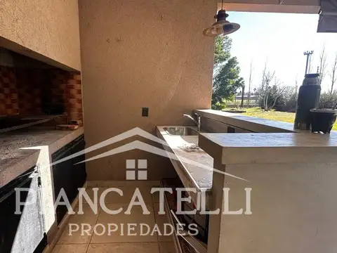 Casa en Alquiler de 4 dormitorios