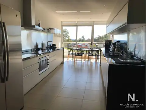 Departamento 4 ambientes con 3 baños