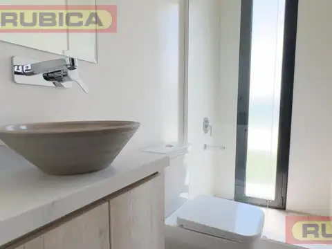 Casa en Venta al Este