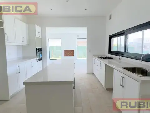 Casa en Venta en Pilar, USD 520.000