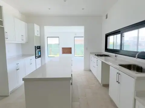 Casa en Venta en Pilar, USD 520.000