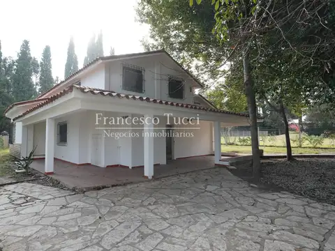 Casa quinta en venta 4 ambientes en Francisco Álvarez