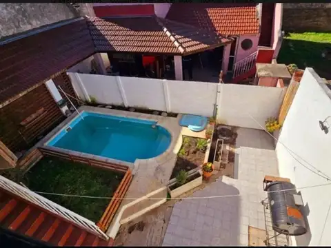 VENTA- CASA 4 AMB PILETA AMPLIA COCHERA SAN JUSTO