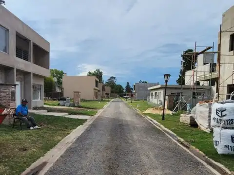 Terreno - Venta - Argentina, Grand Bourg - Mario Bravo 315