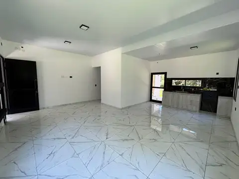 Casa 3 ambientes con 2 baños