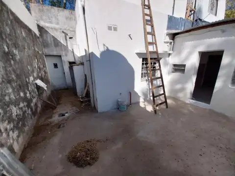 Casa en plata baja y planta alta en Baigorria, ideal inversión.