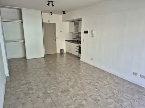 Departamento monoambiente en alquiler balcón F.