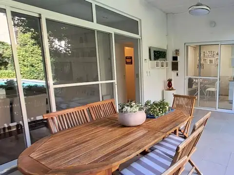 Casa en Venta con 3 cocheras