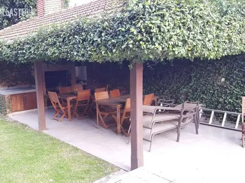 Lote en muy buena ubicación en La Horqueta