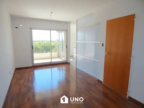 Lavalle y 9 de Julio - Amplio Dpto de 1 Dormitorio Externo. Con cochera. 