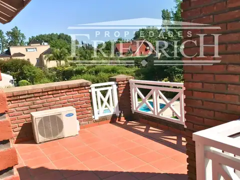 Casa en Venta con 6 cocheras