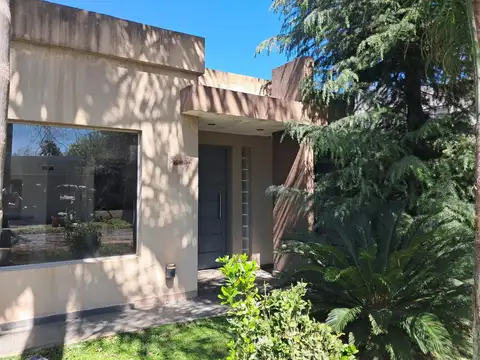 VENTA CASA 3 AMBINTES EN PILAR