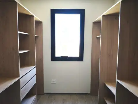 Casa 6 ambientes con 2 baños