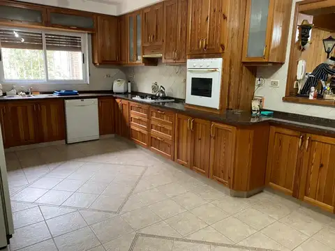 VENTA DE CASA QUINTA EN FRANCISCO ALVAREZ 4 AMBIENTES SOBRE 3 LOTES!