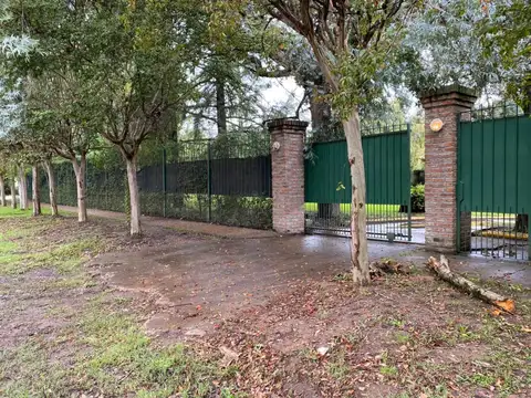 VENTA DE CASA QUINTA EN FRANCISCO ALVAREZ 4 AMBIENTES SOBRE 3 LOTES! 