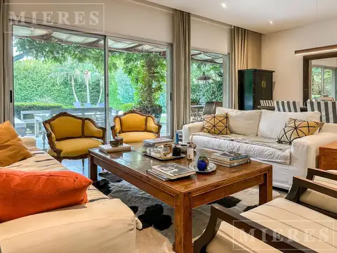 Muy linda casa en venta en Las Lomas-Santa Rita