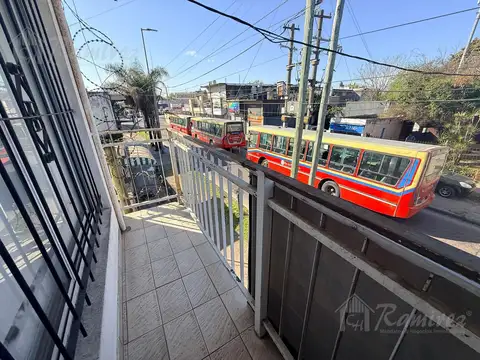 Local en Alquiler S/ Av. Bartolomé Mitre y Victorica -  Moreno Centro