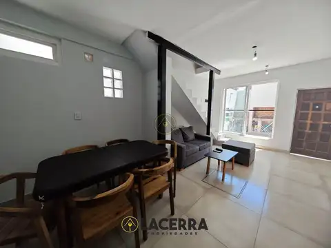 Depto Tipo Casa 4 ambientes con 2 baños