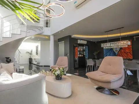 Casa 5 ambientes con 4 baños