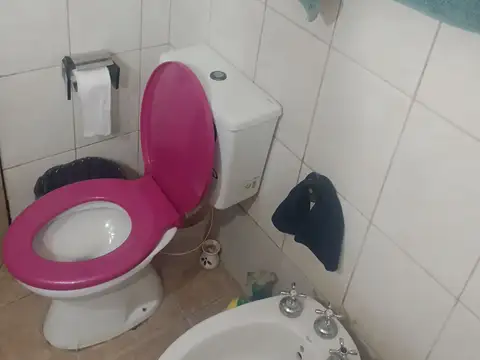 Casa 5 ambientes con 1 baño