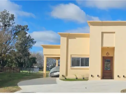 Alquiler, Casa, 4 Ambientes, Jardín, Cochera, Parrilla, El Nacional Club de Campo, General Rodríguez