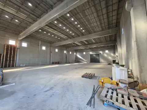 Galpon en Alquiler 75  mts Fondo