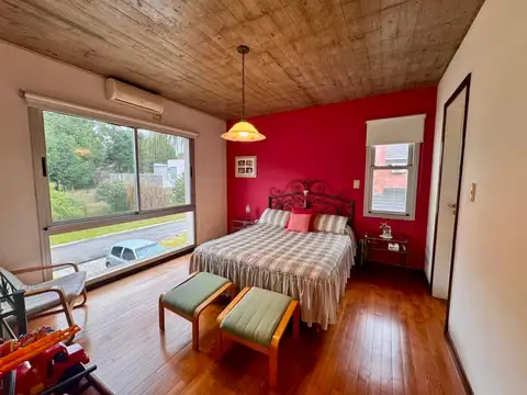 Casa venta Fincas de Iraola I 5 ambientes Permuta