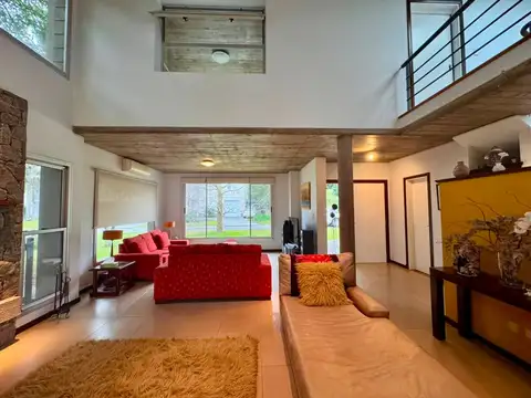 Casa en Venta en Berazategui, USD 420.000