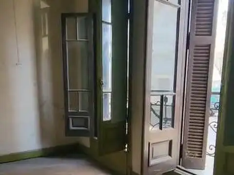 Casa 5 ambientes con 1 baño