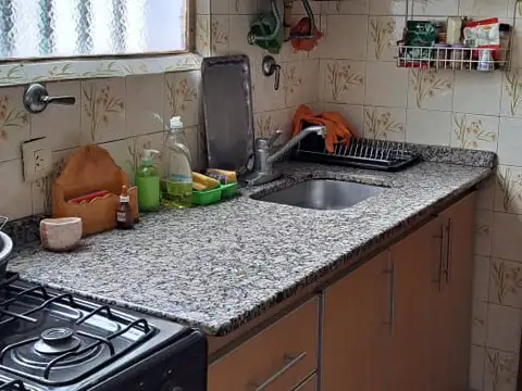 Depto Tipo Casa en Venta en Villa del Parque, USD 179.000