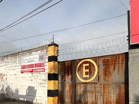Cochera en banda del rio sali