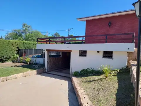 Casa 3 ambientes con 2 baños