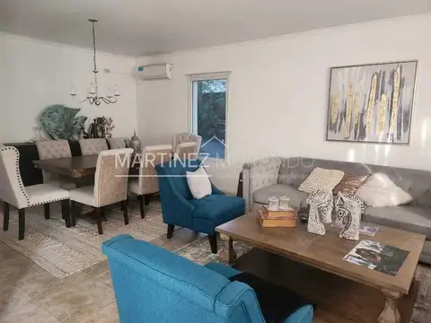 Casa en Alquiler con 1 cochera