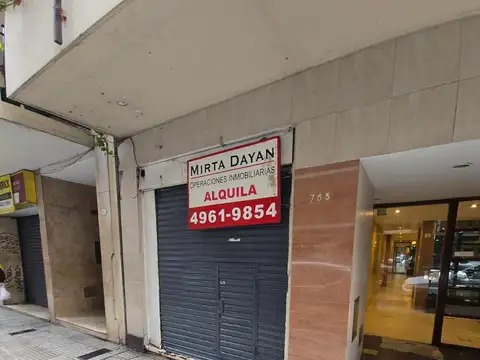 Paso entre San Luis y Cordoba- Balvanera- Local de 77m2