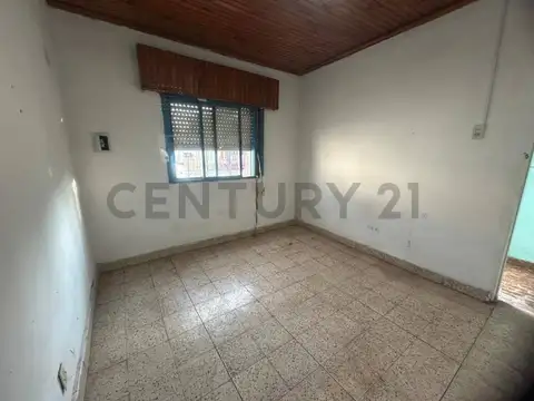 VENTA CASA 3 AMBIENTES, José C Paz   TOMA PERMUTA