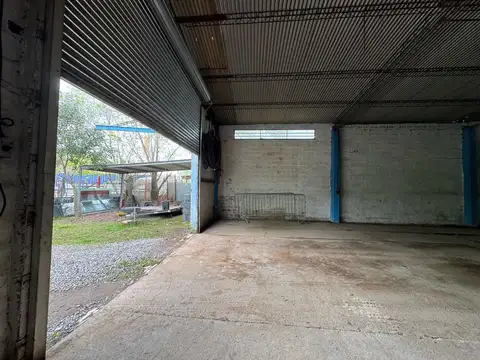 Galpon sobre Ameghino 300m2 en alquiler