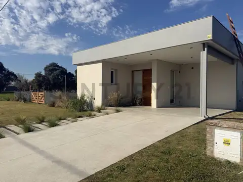 CLUB ZEN BARRIO CERRADO - Casa con pileta en VENTA