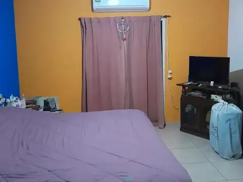 Casa 7 ambientes con 2 baños