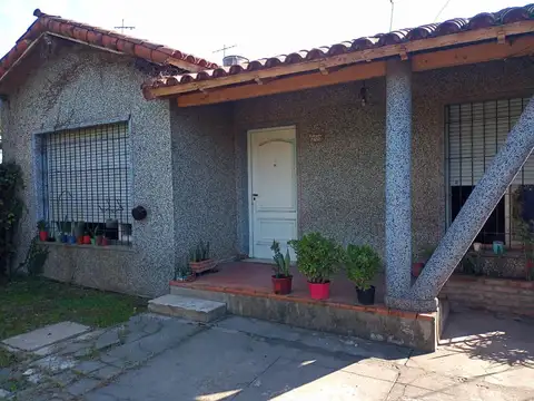 chalet, centro de La Reja Moreno con ESCRITURA