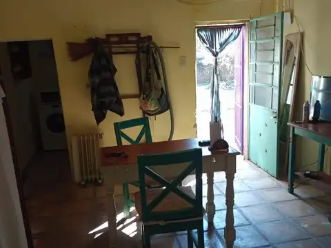 chalet sub dividido en 3 PH, centro de La Reja Moreno