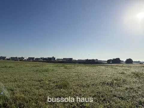 Terreno en Venta en El Cantón - Barrio Golf, USD 130.000
