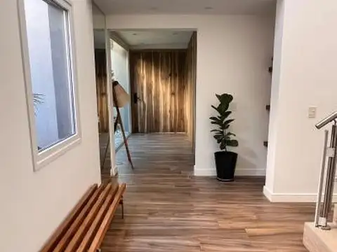 Casa 6 ambientes con 3 baños