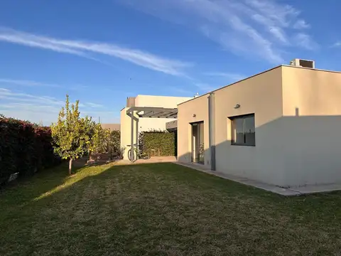 Casa en Alquiler B° Cortaderas II