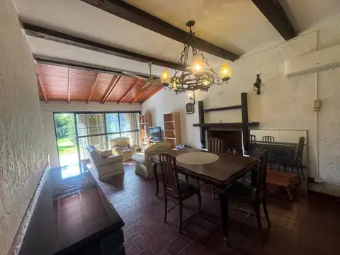 Casa 5 ambientes con 2 baños