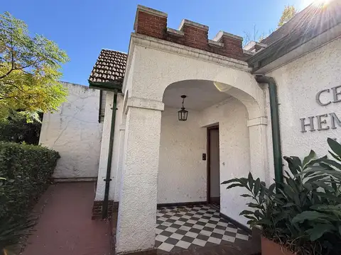 Almirante Brown  esquina J J Diaz