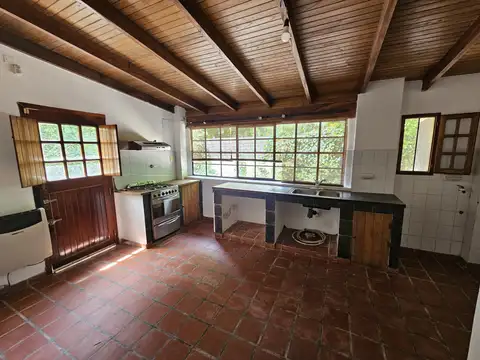 Casa 4 ambientes con 1 baño