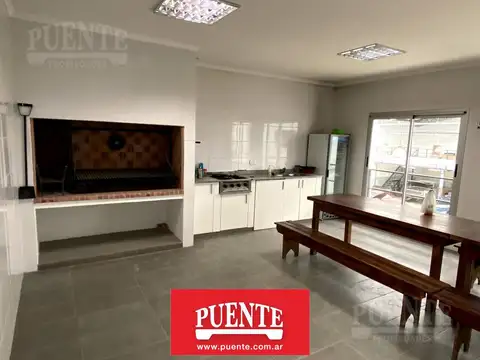 Galpon en Venta en Lomas de Zamora, USD 1.600.000