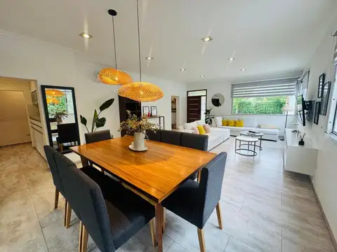 Casa en Venta con 1 cochera
