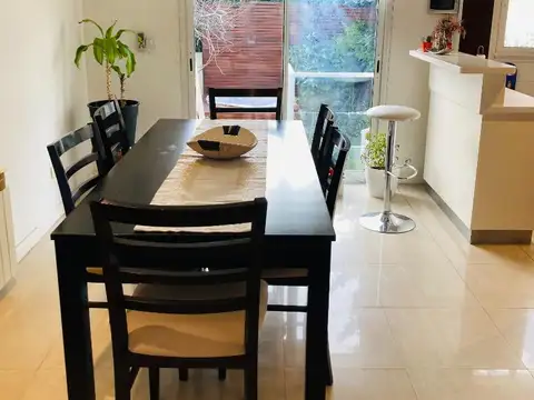 Depto Tipo Casa 4 ambientes con 3 baños